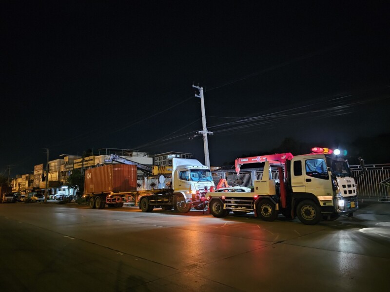 รถยกใหญ่สุขสมบูรณ์