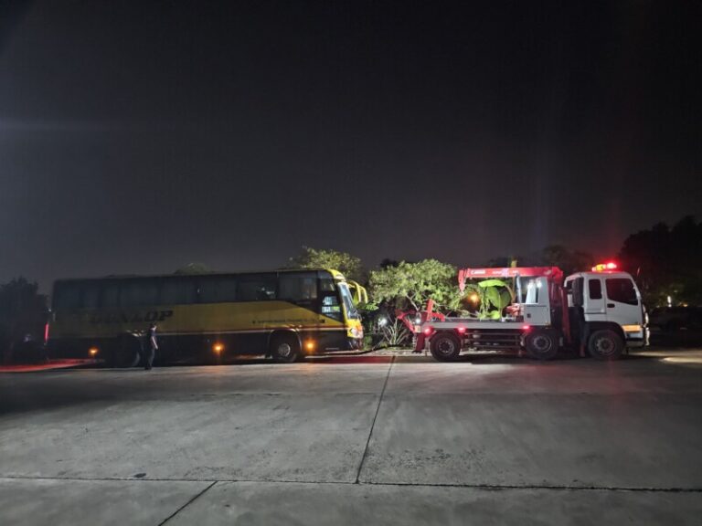 รถยกใหญ่เขามะกอก