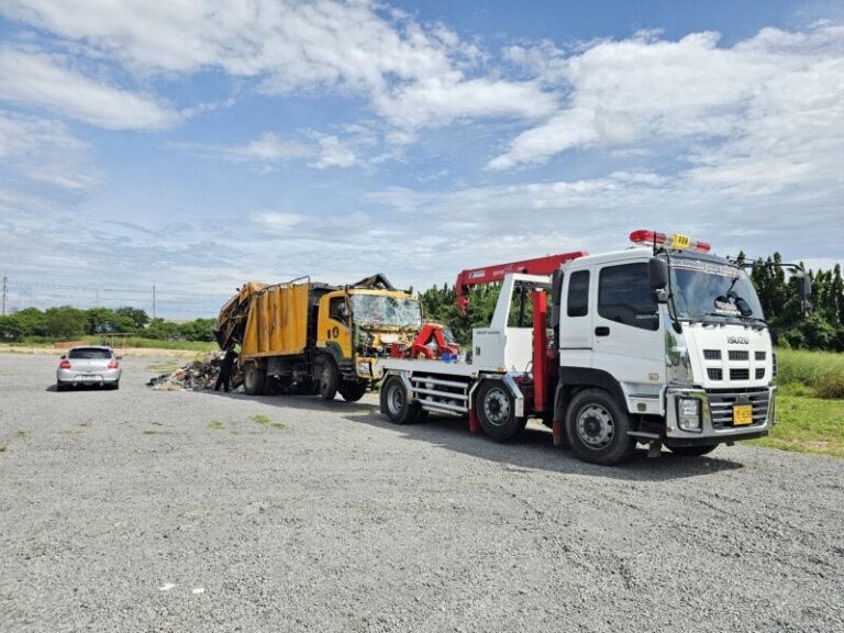 รถยกใหญ่ชัยพรวิถี