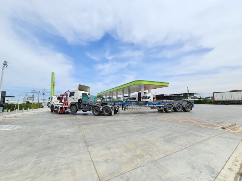 รถยกใหญ่มาบบอน