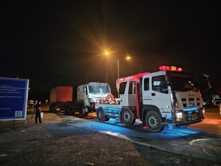 รถยกใหญ่หนองไม้แก่น