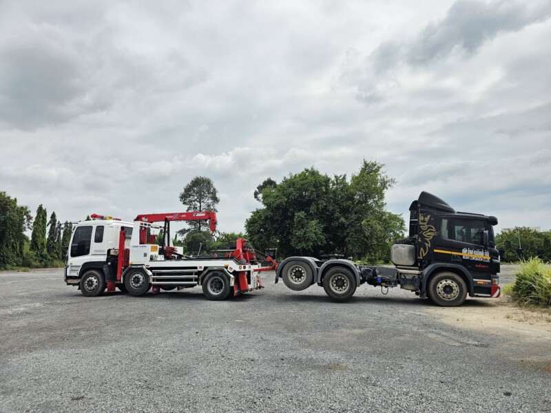 รถยกใหญ่วัดญาณสังวรารามวรมหาวิหาร