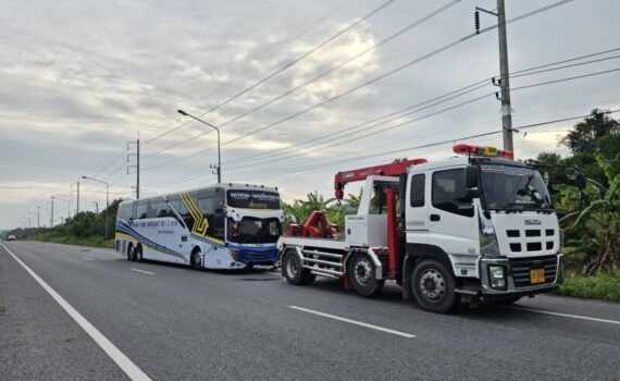 รถยกใหญ่วิหารเซียน