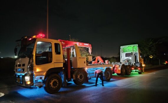 รถยกใหญ่โป่ง