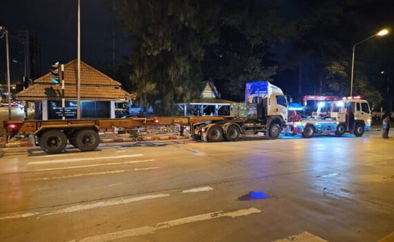 รถยกใหญ่แยกเจสัตหีบ