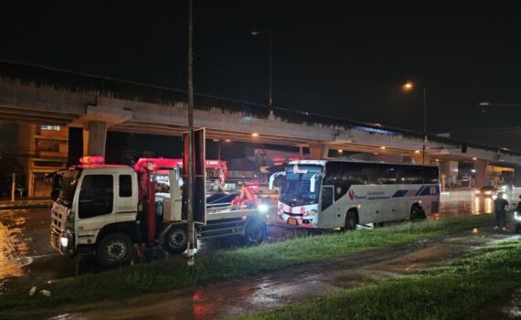 รถยกใหญ่โรงโป๊ะ พัทยา