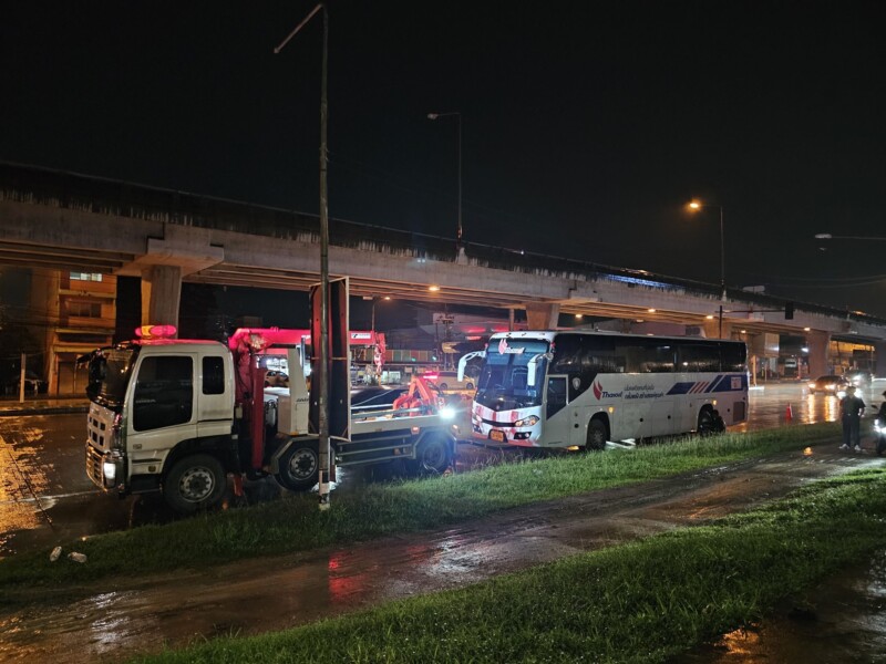 รถยกใหญ่โรงโป๊ะ พัทยา