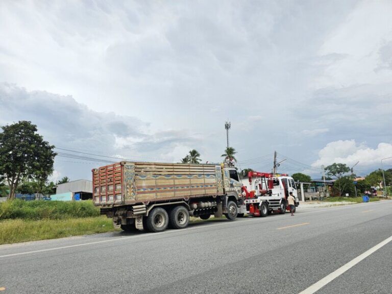 รถยกใหญ่อมตะซิตี้