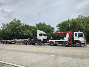 รถยกใหญ่สัตหีบ