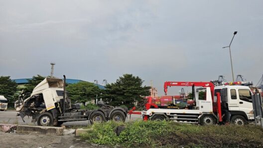 รถยกใหญ่ถนนบายพาส