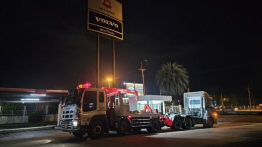 รถยกใหญ่ถนนสุขุมวิท