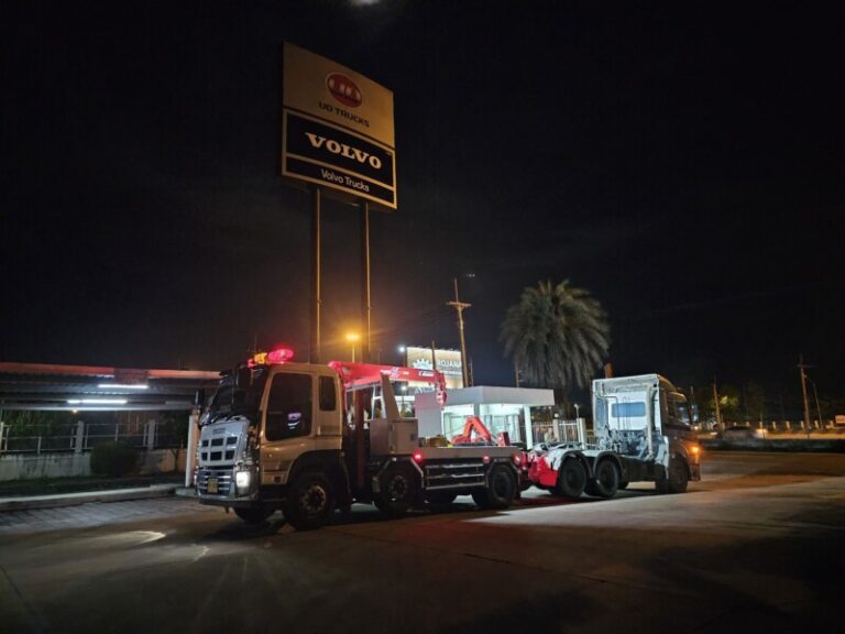 รถยกใหญ่ถนนสุขุมวิท