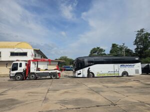 รถยกใหญ่บางละมุง