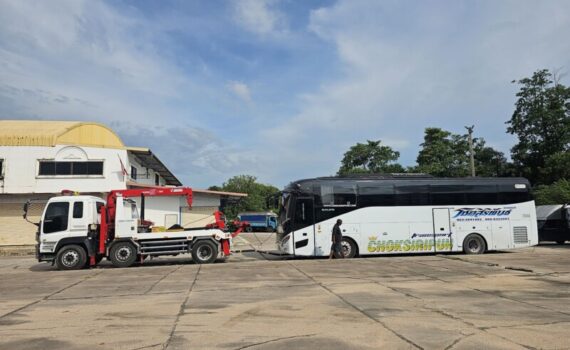 รถยกใหญ่บางละมุง